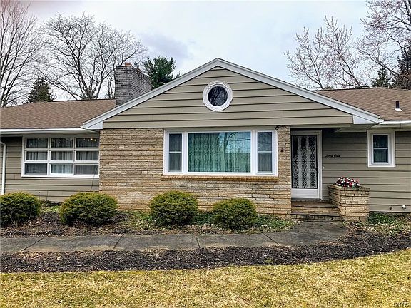 3rd image of 31 Richlee Dr