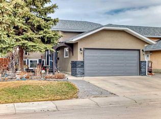 1328 S Meadowbrook Dr SE, Airdrie, AB T4A2A3