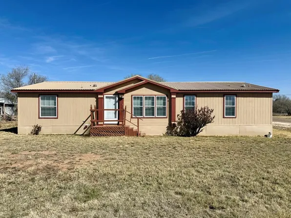 1307 15th St, Plains, TX 79355