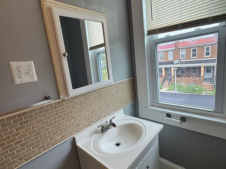 3125 Cliftmont Ave — Photo 20