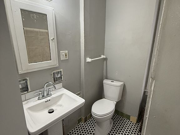 4th image of 314 W Vine St #2
