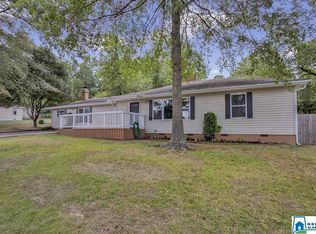 208 Mountain Dr, Trussville, AL 35173
