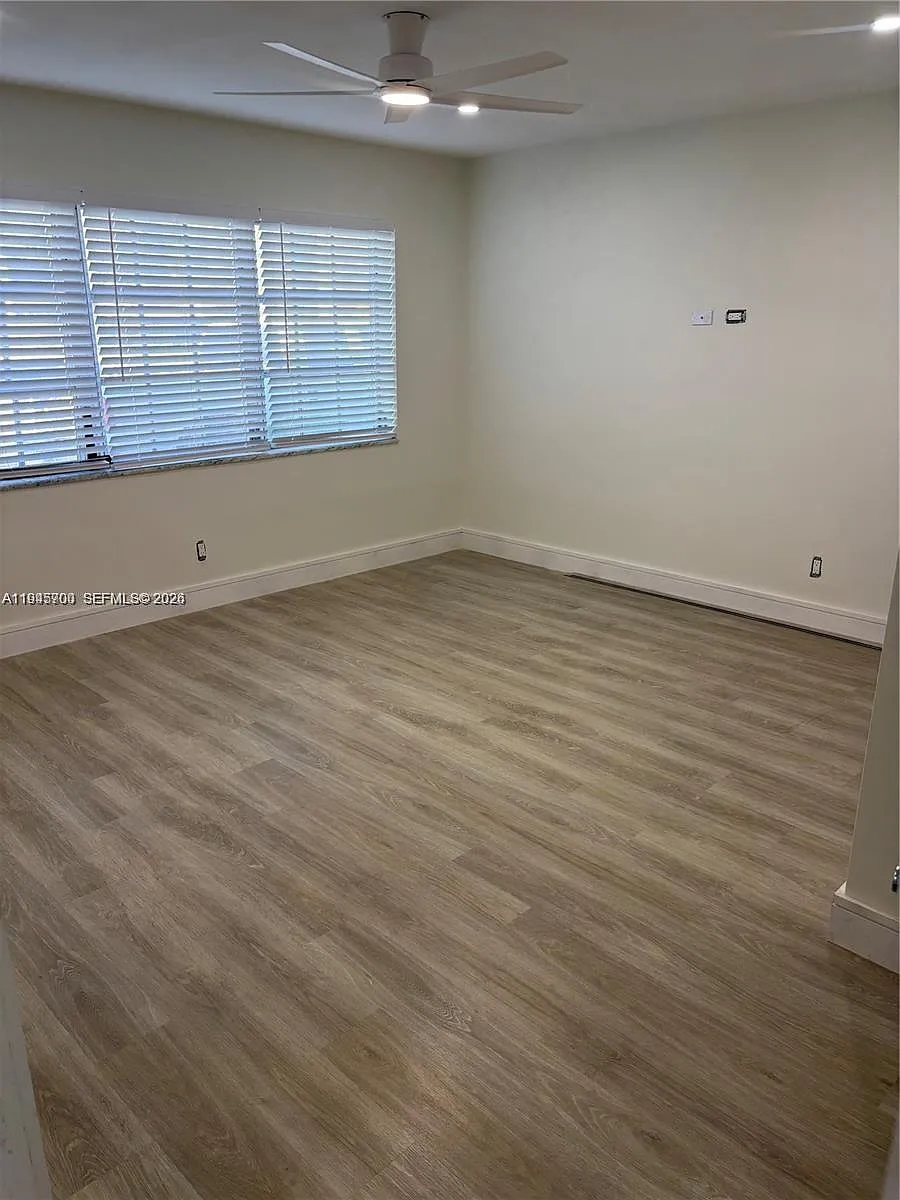 Building Photo - 1431 S 14th Ave #107