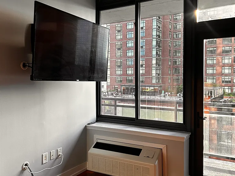 389 Washington St #11D — Photo 8