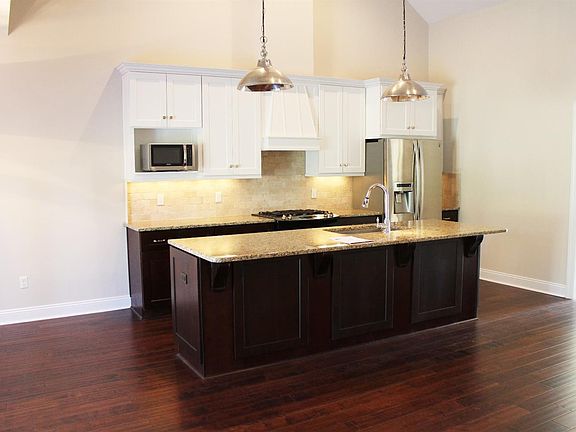 3rd image of 108 Clopton Ct