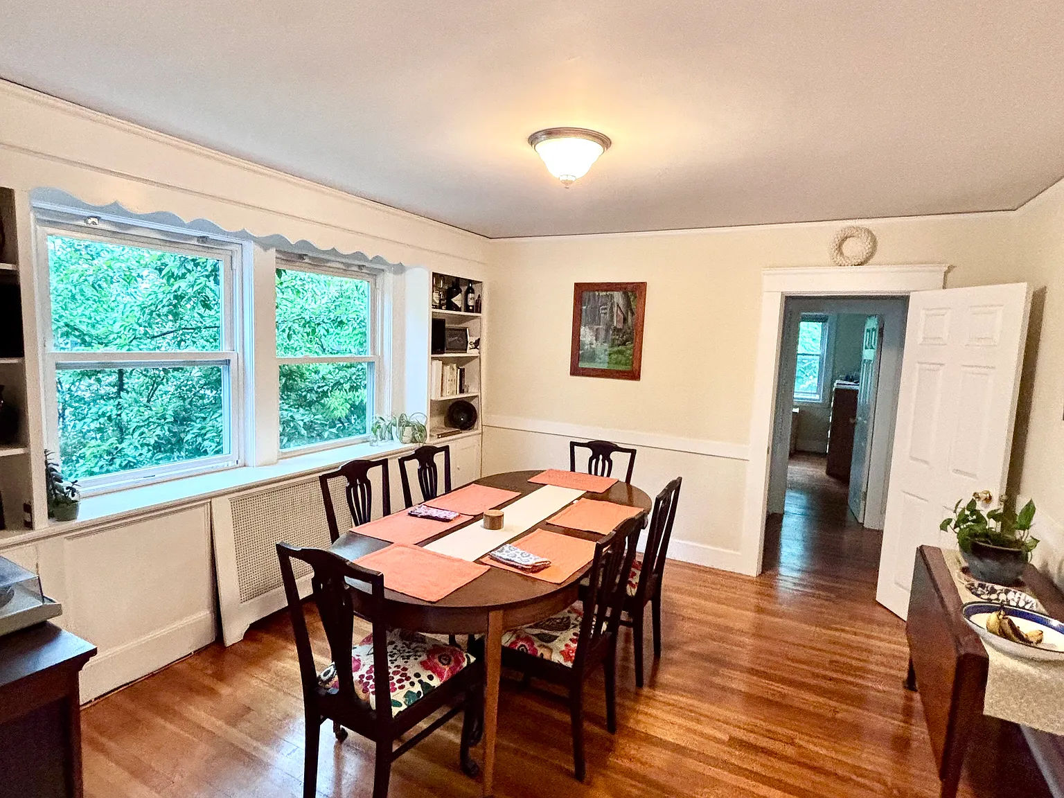 3 bed, 1300 sqft, $4,000 — Photo 2
