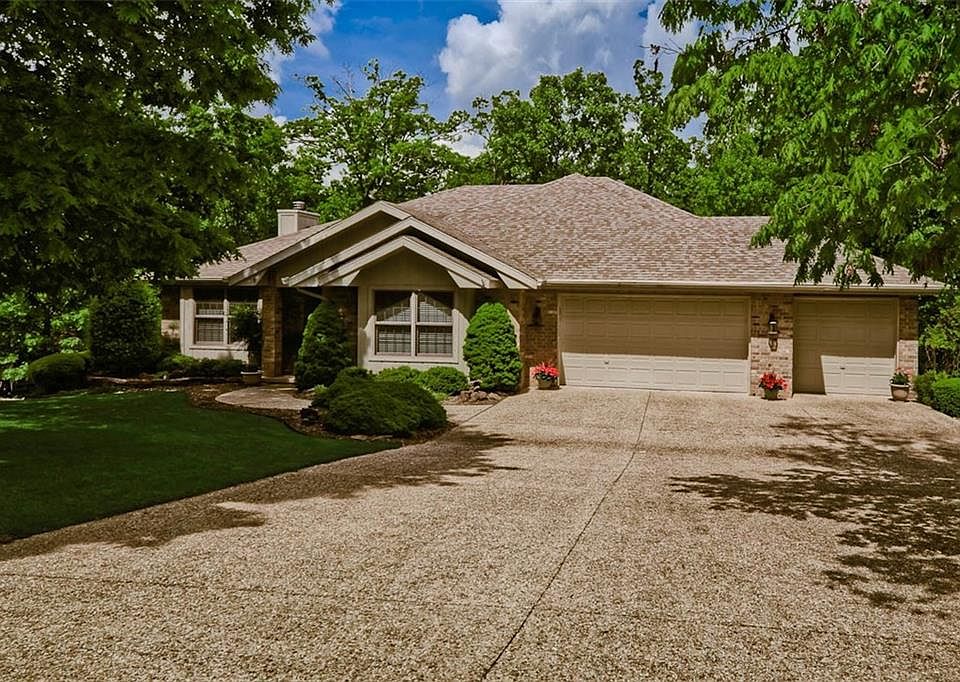 1st image of 9 Milford Ln