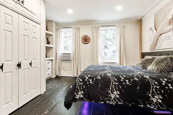 Rented by Sotheby's International Realty | media 17