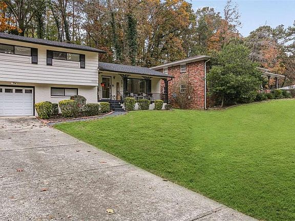 3rd image of 2715 Riggs Dr