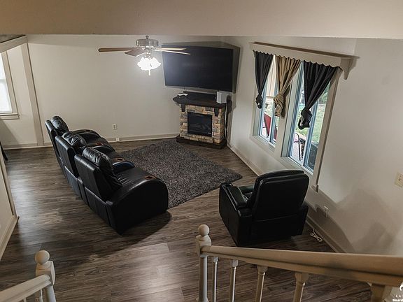 5th image of 1601 E 21st Pl