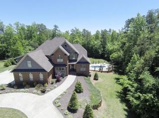3504 Raccoon Run Dr, Burlington, NC 27215