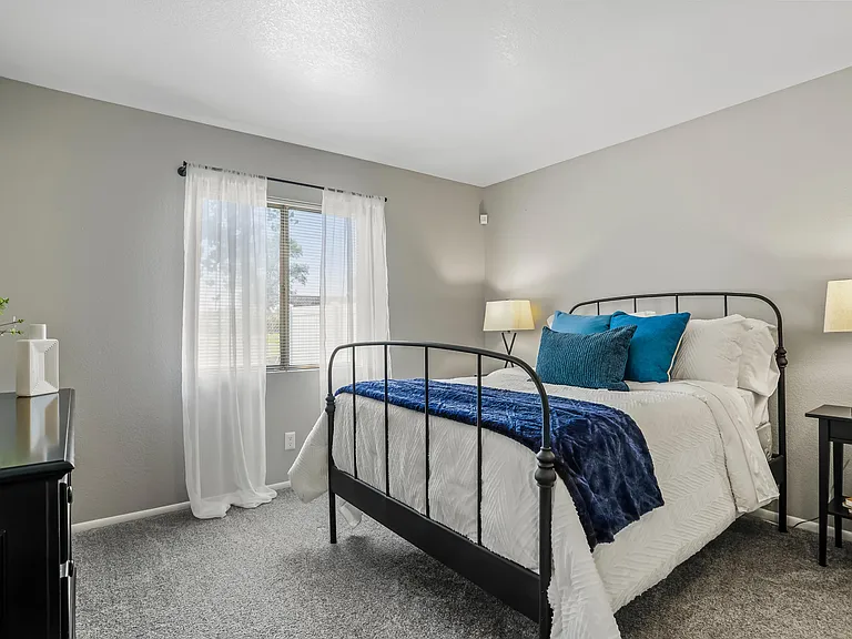 Callaway Apartments — Photo 10