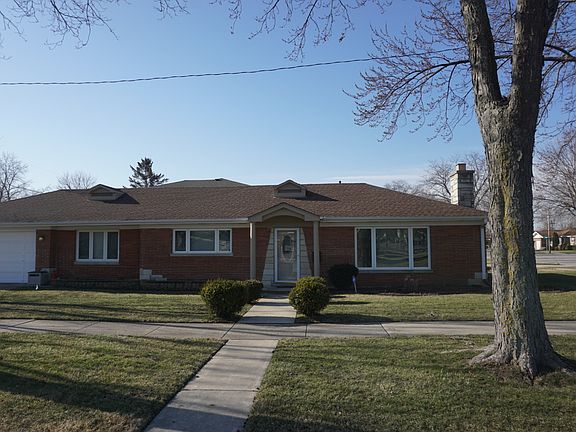 2nd image of 7717 N Harlem Ave