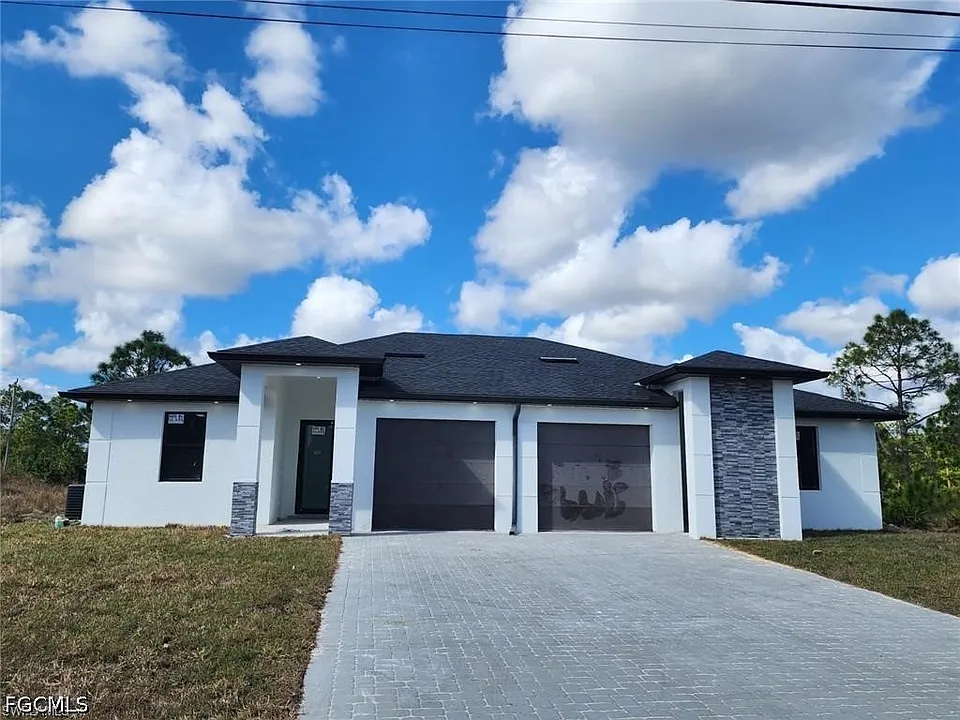 388 Bell Blvd S