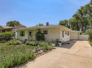 963 S Fletcher Dr, Wheeling, IL 60090