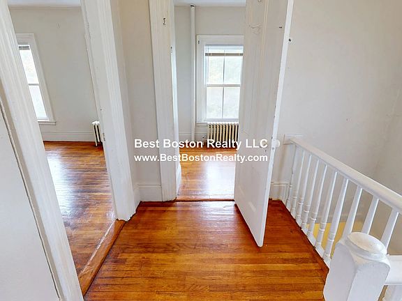 4th image of 22 Lyle St