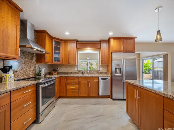 94-762 Kaaholo St, Waipahu, HI 96797