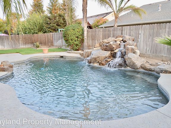 5th image of 2773 E Pryor Dr