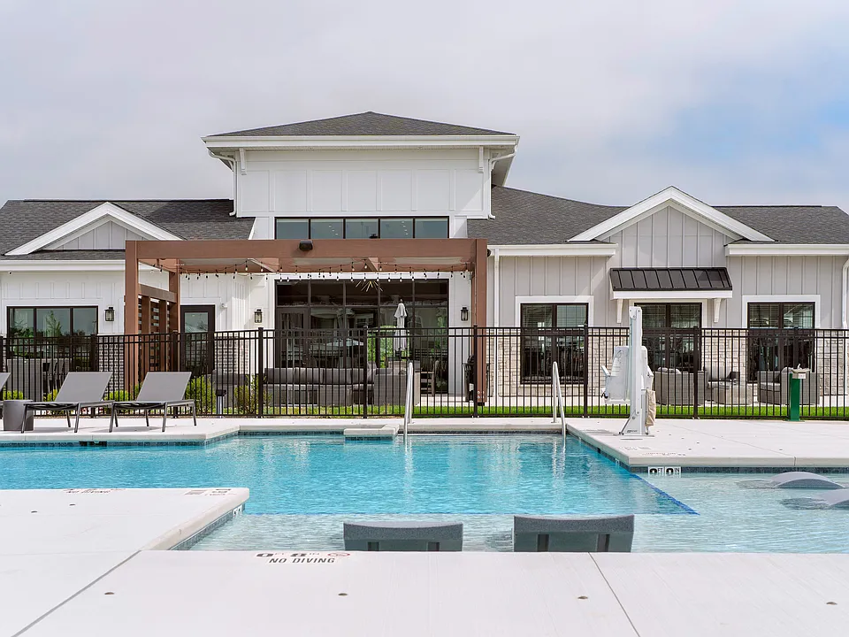Seasons at Spring Street Resort-Style Pool