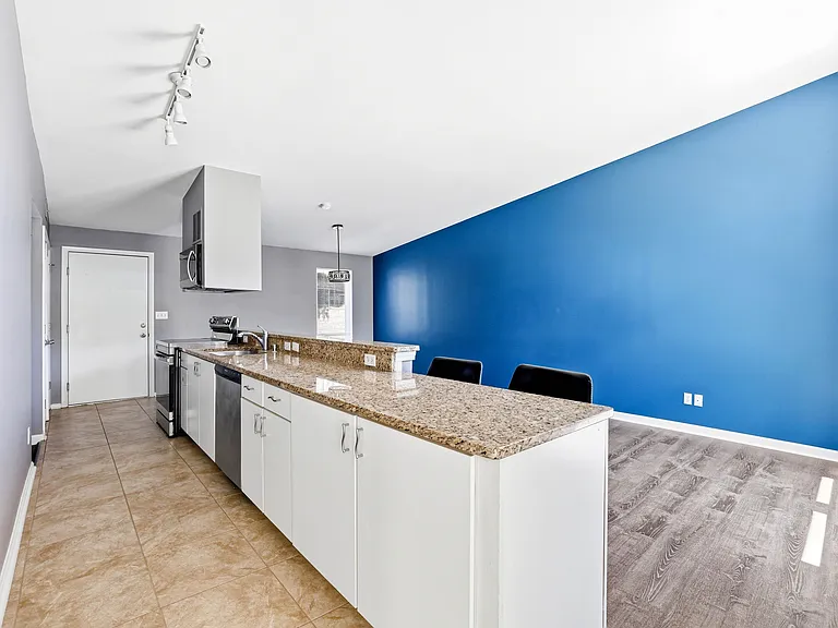 2745 Grinstead Dr #208 — Photo 8