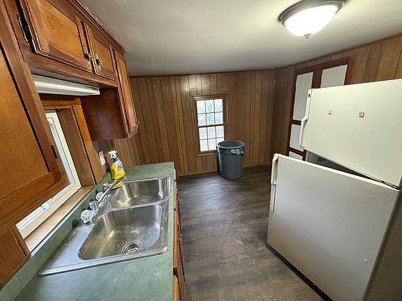 5th image of 7492 Pittsburg Ave NW