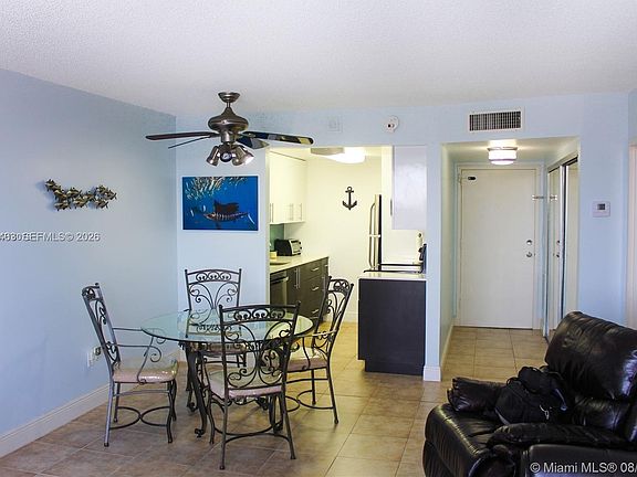 5th image of 2350 NE 135th St APT 507