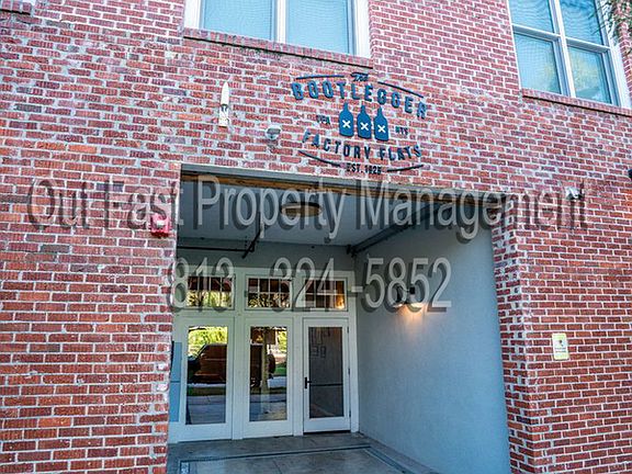 3rd image of 3108 N Jefferson St #101