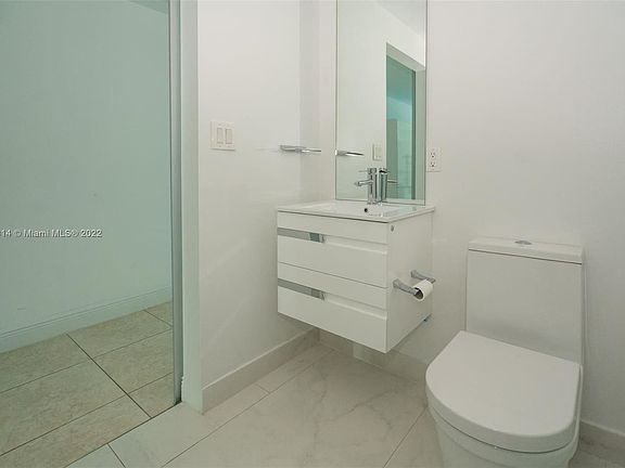 5th image of 1900 N Bayshore Dr APT 2509