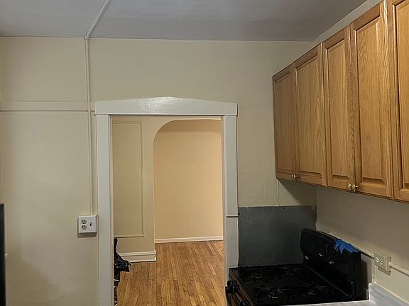 5th image of 3201 N Karlov Ave #1
