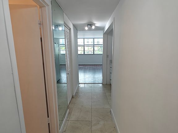 4th image of 999 Brickell Bay Dr APT 1409
