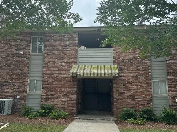 704 Andrea Ln, Hanahan, SC 29410