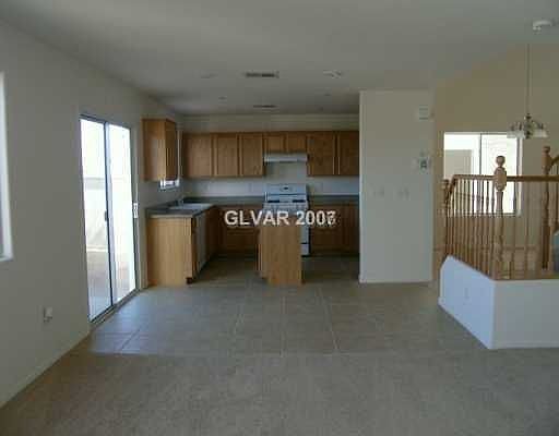 5th image of 4996 Groveland Ave
