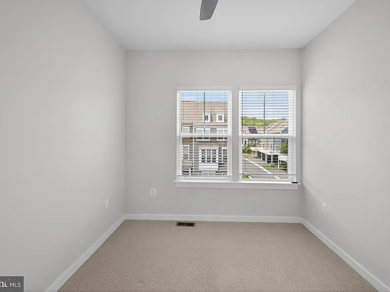1601 Grove Chestnut Rd — Photo 34