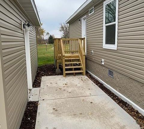 3rd image of 105 NW 4th Ave