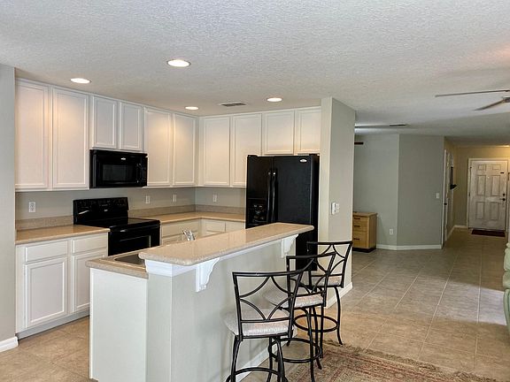 4th image of 315 Amaryliss Way