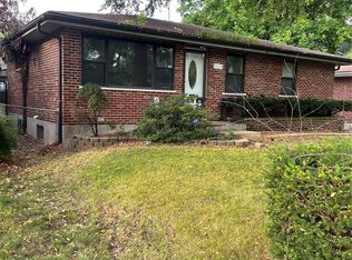 9112 Bessemer Ave, Saint Louis, MO 63134