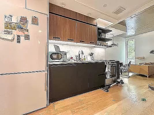 3rd image of 152 Manhattan Ave APT 2D