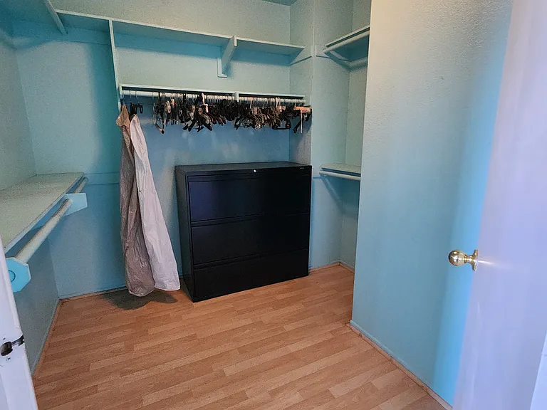 19620 Wyandotte St #3 — Photo 6
