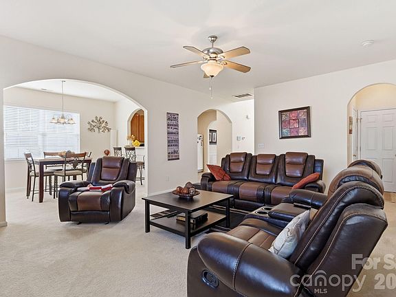 4th image of 3387 Merchant Ln