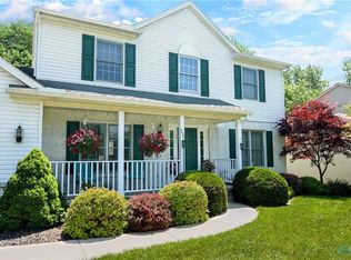 2430 Fawn Hollow Rd, Toledo, OH 43617