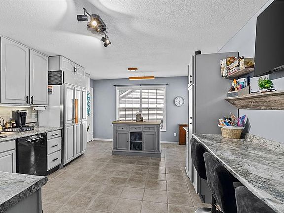 3rd image of 3503 Easy St