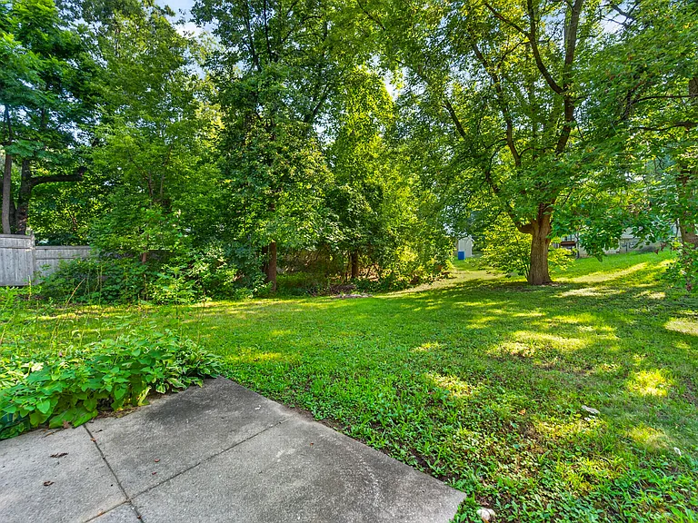 316 Park Ave — Photo 20