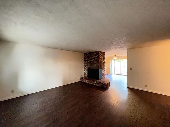 2nd image of 35 Wedgewood Dr #35