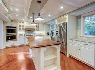 35 Tulip Ln, Red Bank, NJ 07701