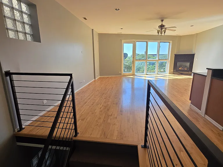2432 W Madison St #3 — Photo 3