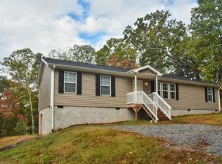 129 Theatre Rock Rd, Hendersonville, NC 28792