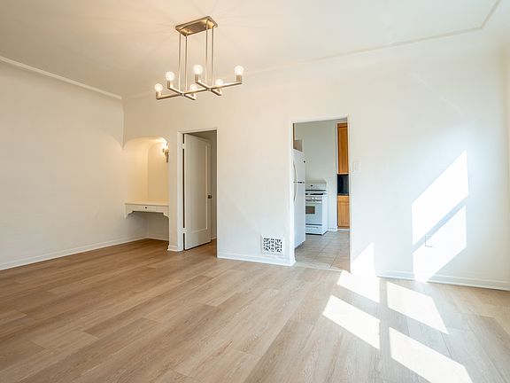 2nd image of 440 1/2 N Curson Ave