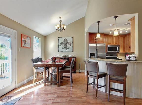 3rd image of 940 Old Metairie Pl