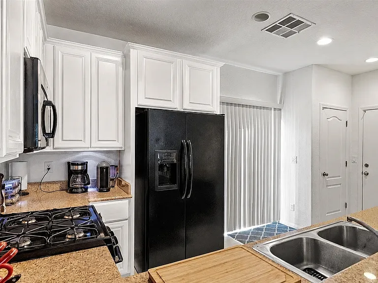 9069 Entrancing Ave — Photo 8