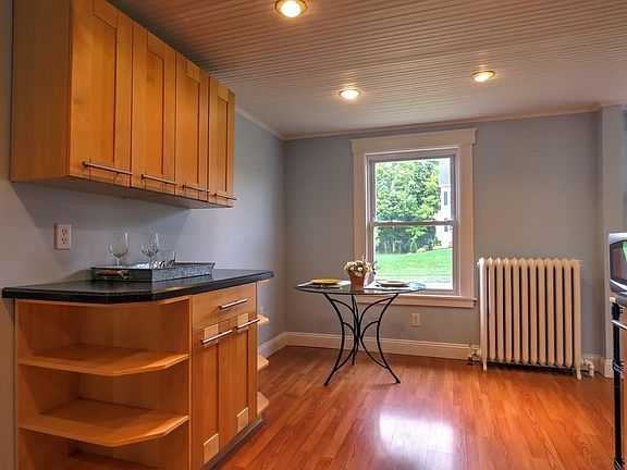 4th image of 868 Plymouth St